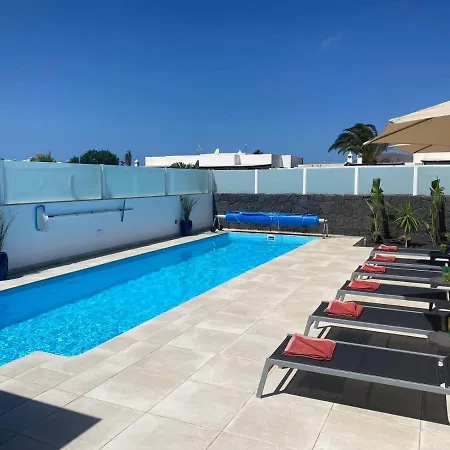 Ashdene - Luxury Modern With Large Heated Pool Wifi Uk Tv Bar & Bbq *