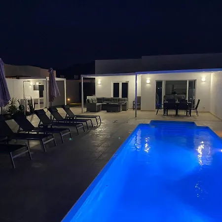 Ashdene - Luxury Modern With Large Heated Pool Wifi Uk Tv Bar & Bbq فيلة بلايا بلانكا