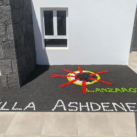 Ashdene - Luxury Modern With Large Heated Pool Wifi Uk Tv Bar & Bbq Villa Playa Blanca (Lanzarote)