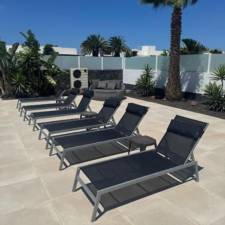 Ashdene - Luxury Modern With Large Heated Pool Wifi Uk Tv Bar & Bbq Villa