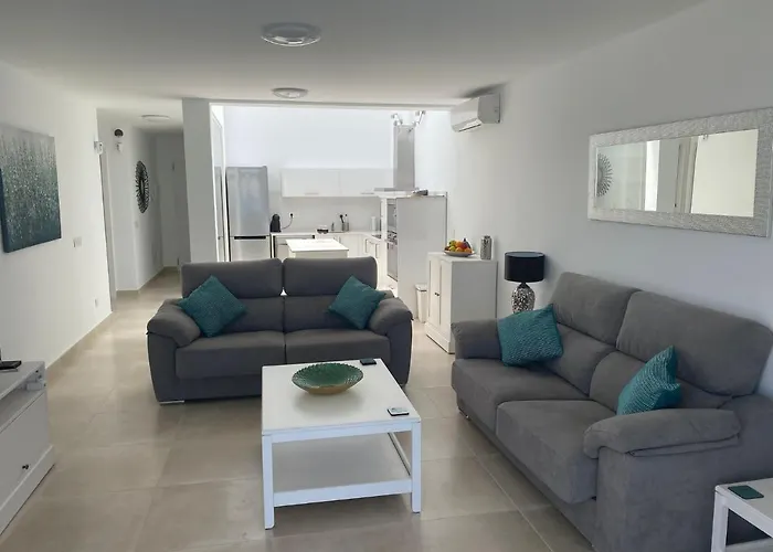 Ashdene - Luxury Modern With Large Heated Pool Wifi Uk Tv Bar & Bbq Βίλα *